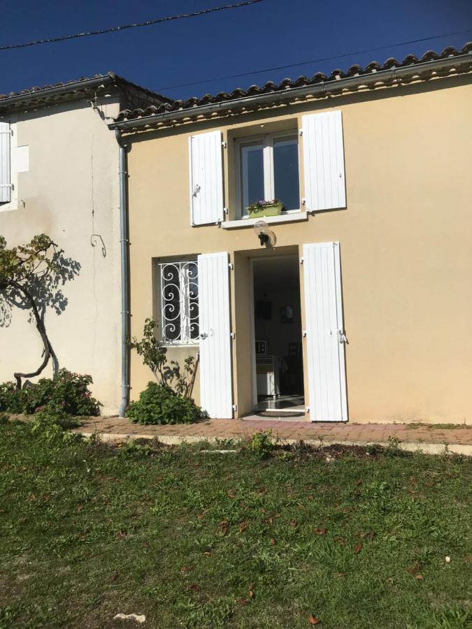 Charmant Studio Meuble Montignac-Charente Buitenkant foto