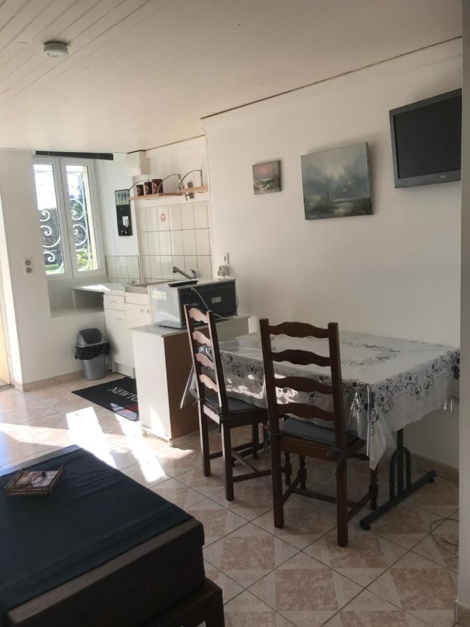 Charmant Studio Meuble Montignac-Charente Buitenkant foto